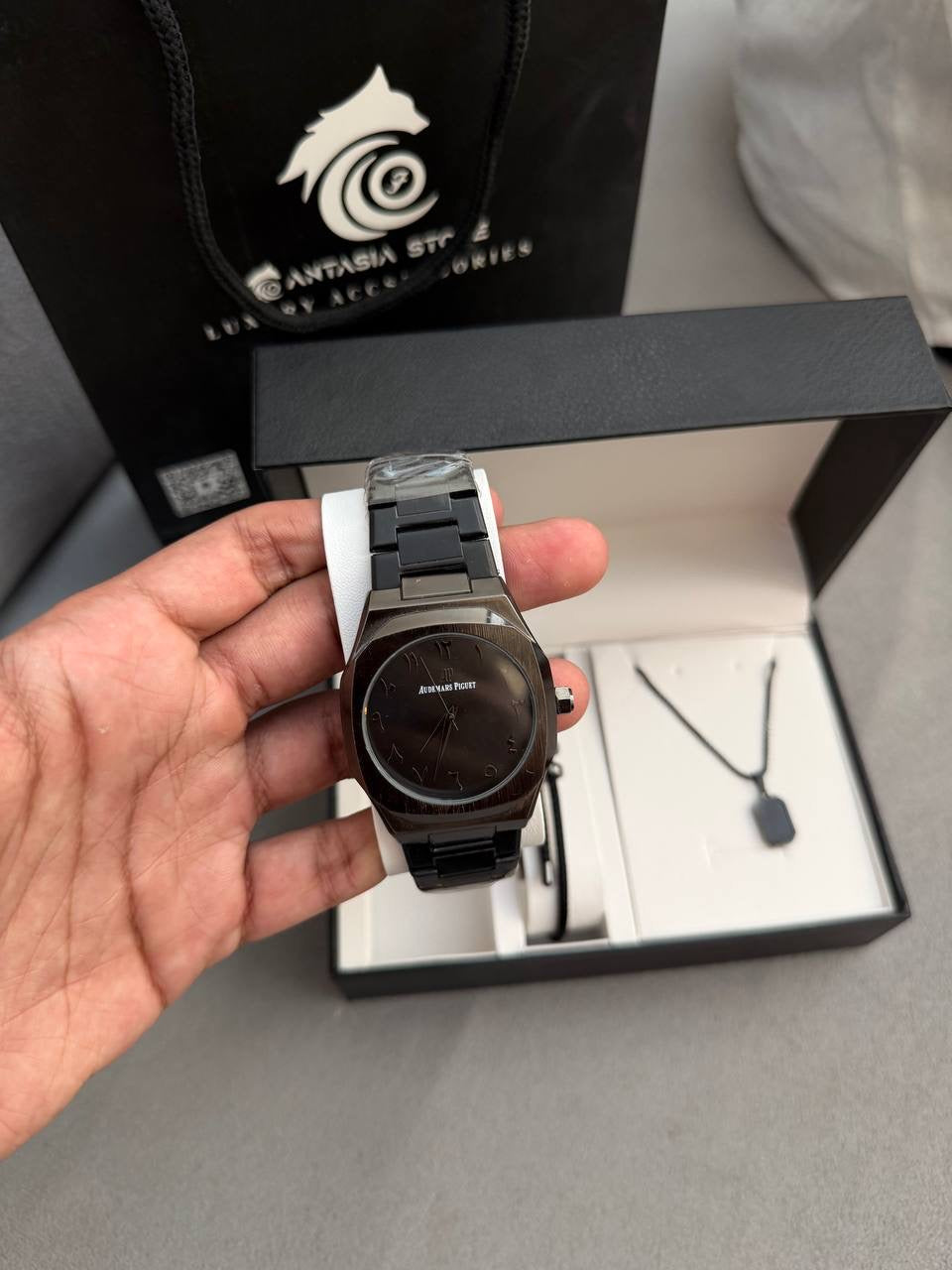 Full Black Gift Box 2