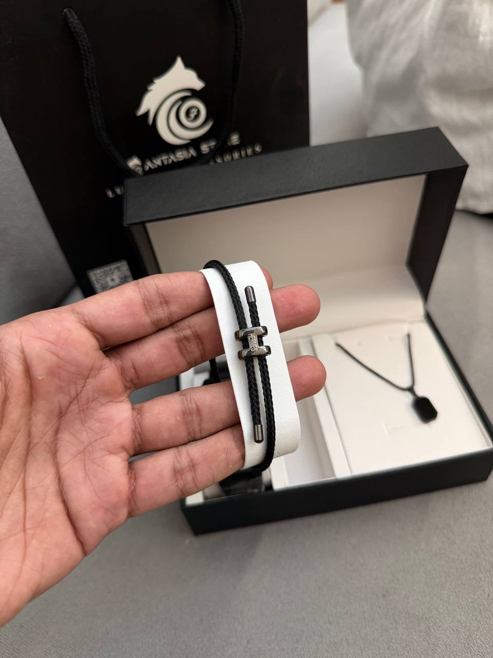 Full Black Gift Box 2