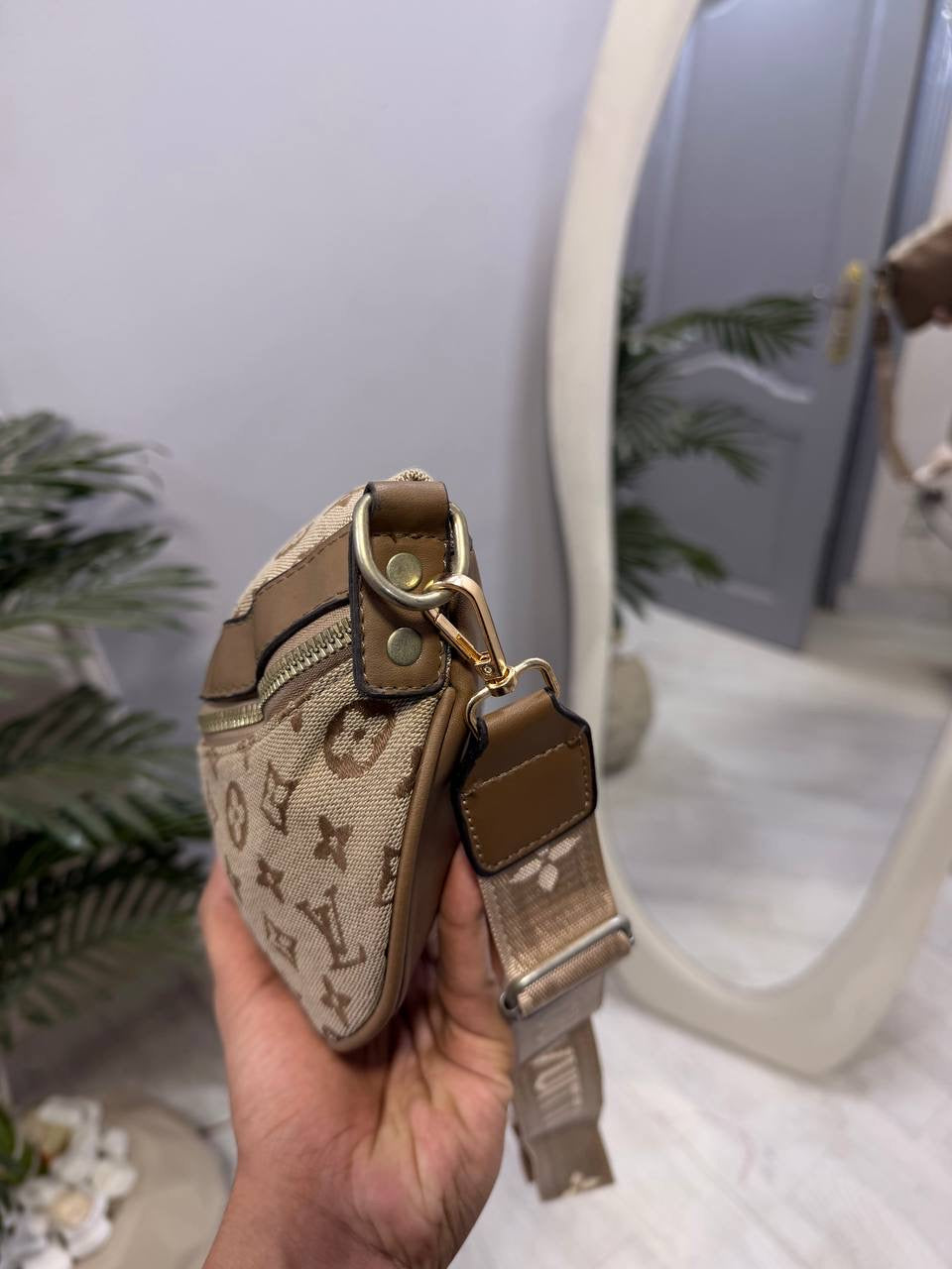 Beige Cross Bag “L-v”