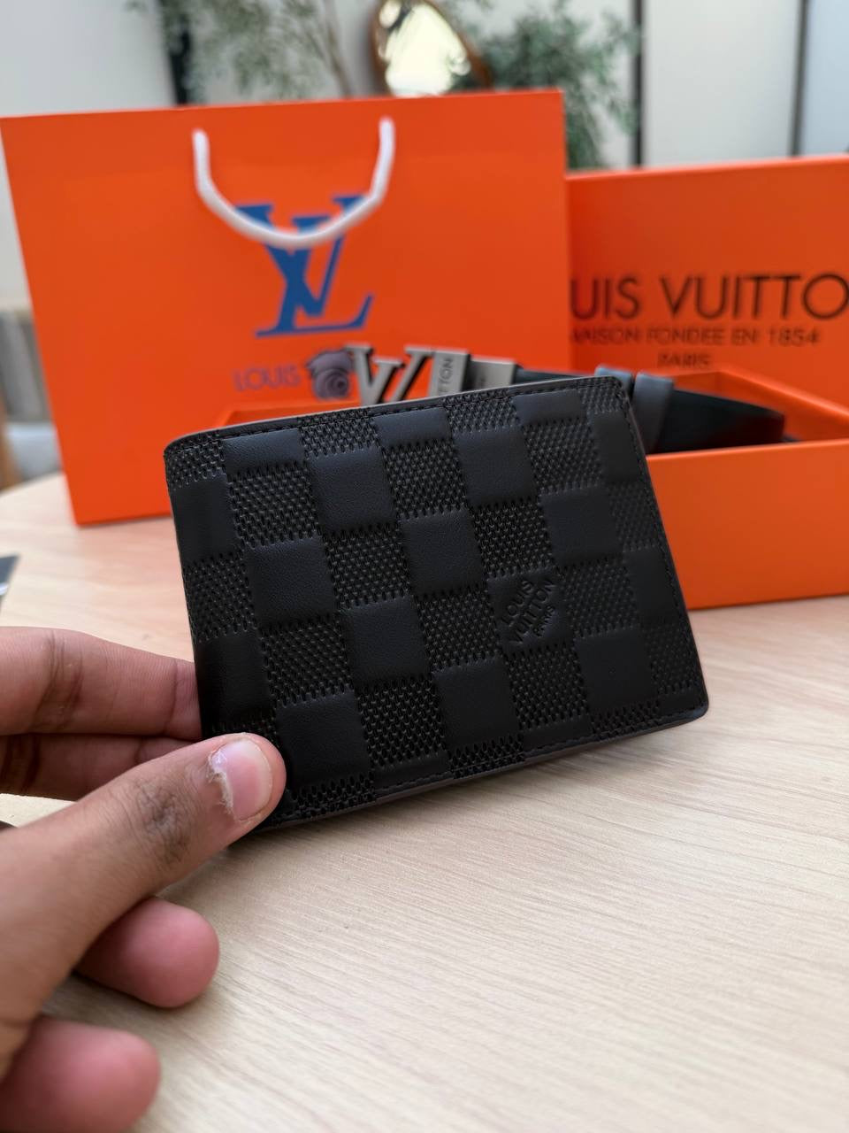 Louis Vuitton Box “ wallet +belt”