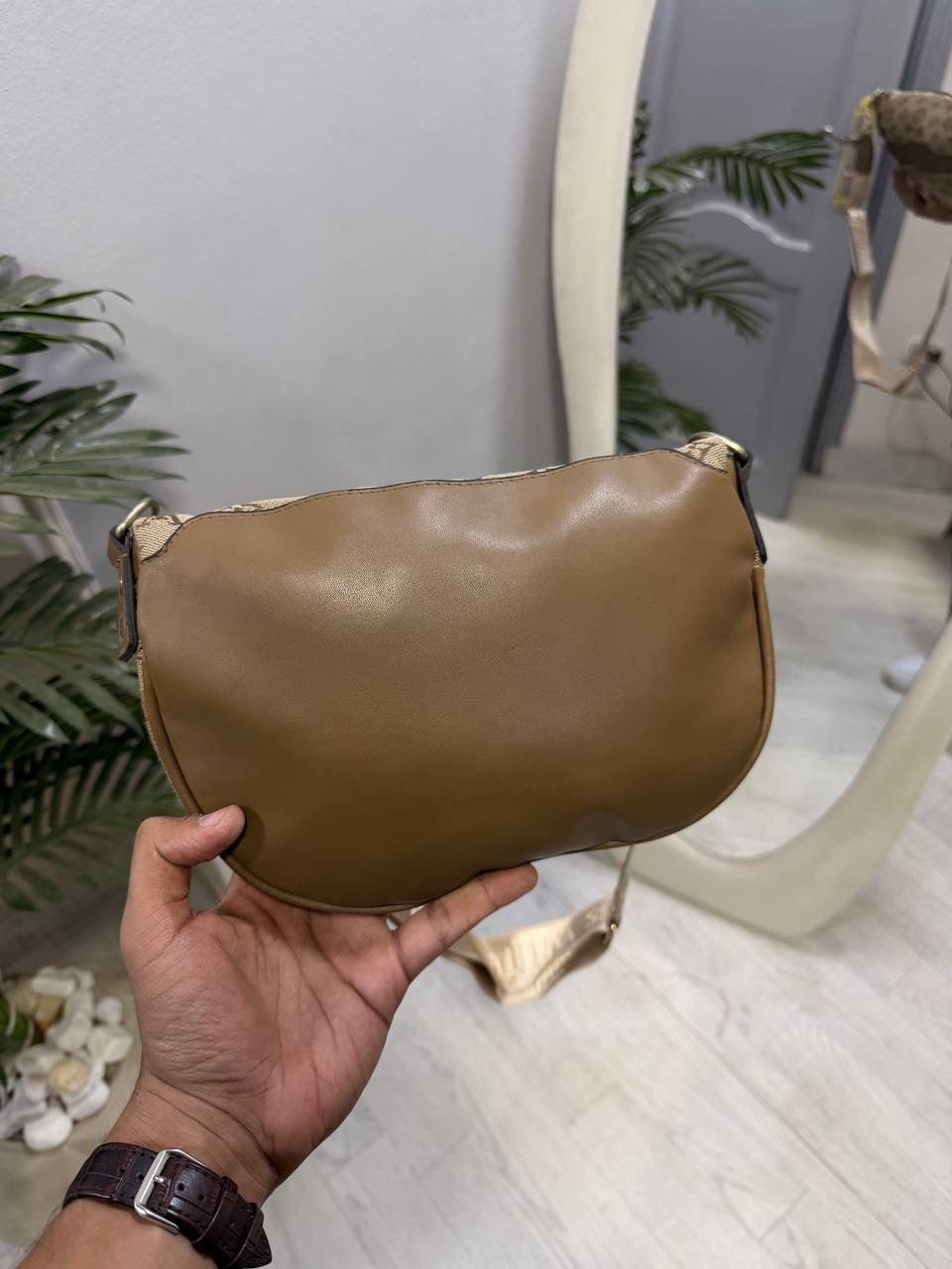 Beige Cross Bag “L-v”