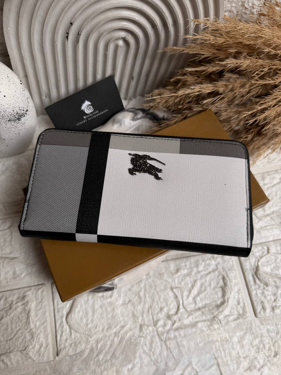 Burberry Woman Wallet v1