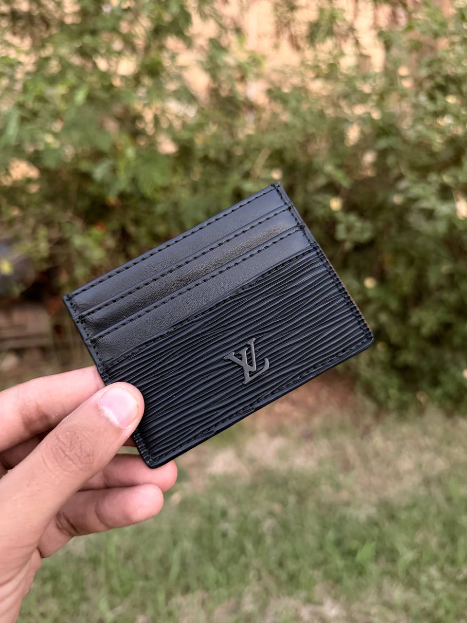 L-v Cardholder design 1