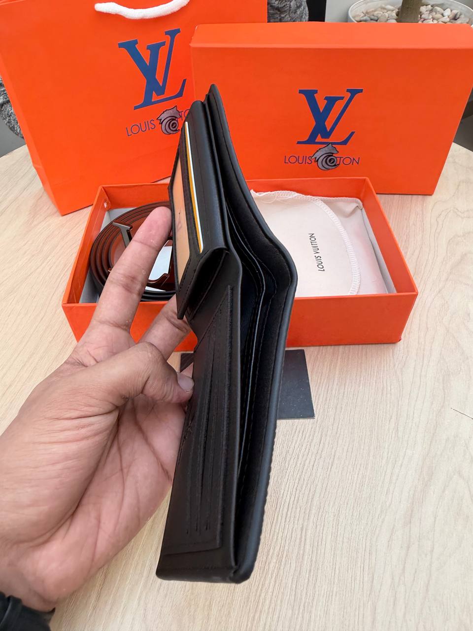 Louis Vuitton Box “ wallet +belt”