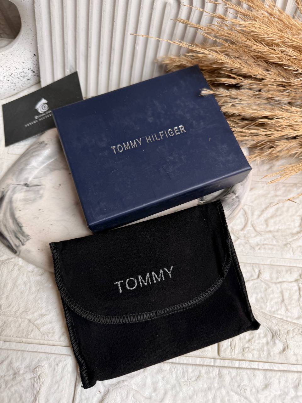 Tommy Hilfiger Men's Slim Wallet & Card Holder