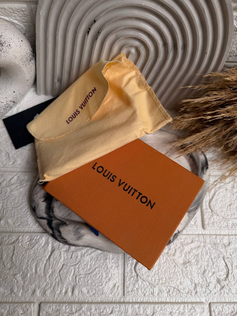 L-V Wallet 3 Color