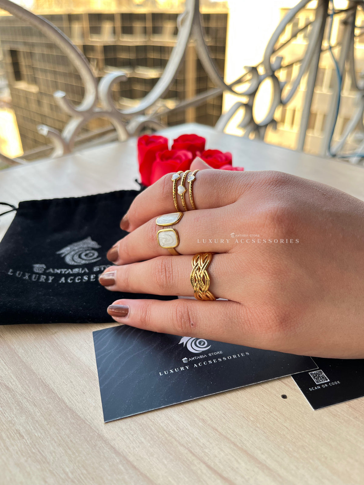 Mixed Gold-White