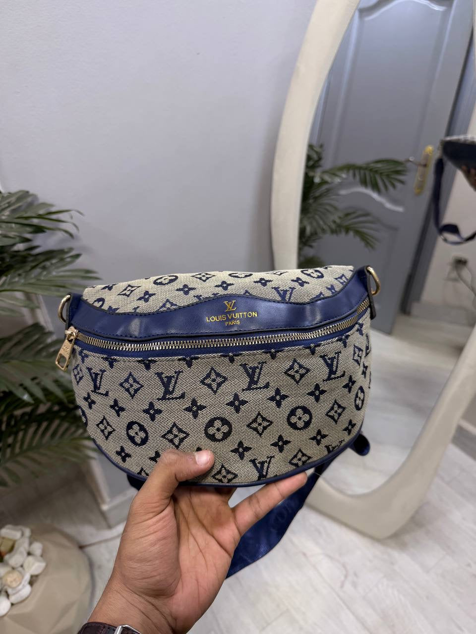 Blue Cross Bag “L-V”