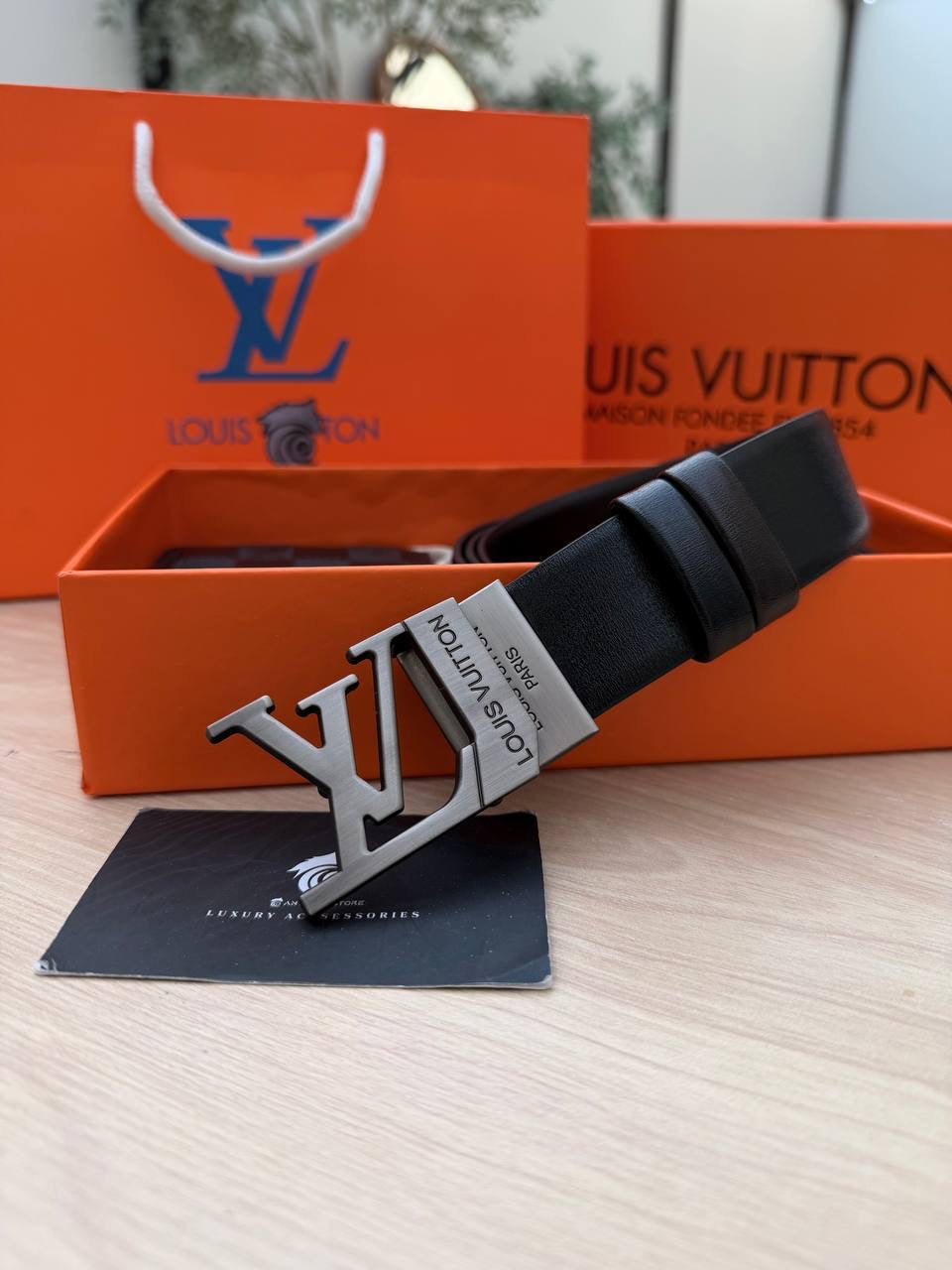 Louis Vuitton Box “ wallet +belt”