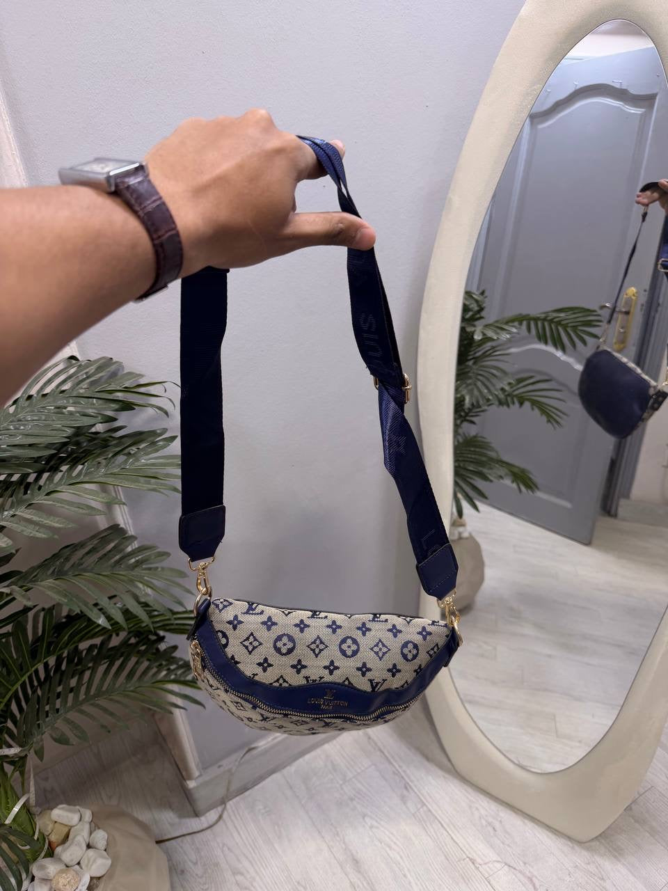 Blue Cross Bag “L-V”