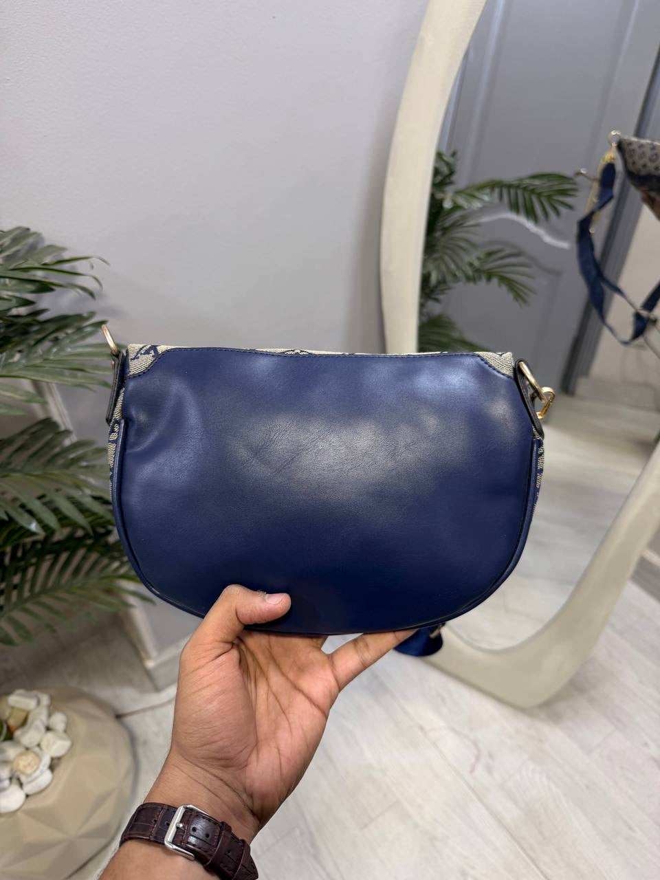 Blue Cross Bag “L-V”