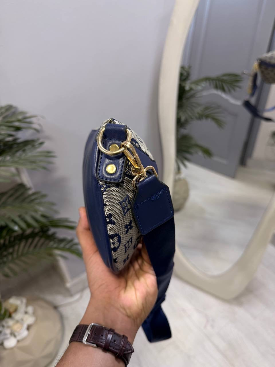 Blue Cross Bag “L-V”
