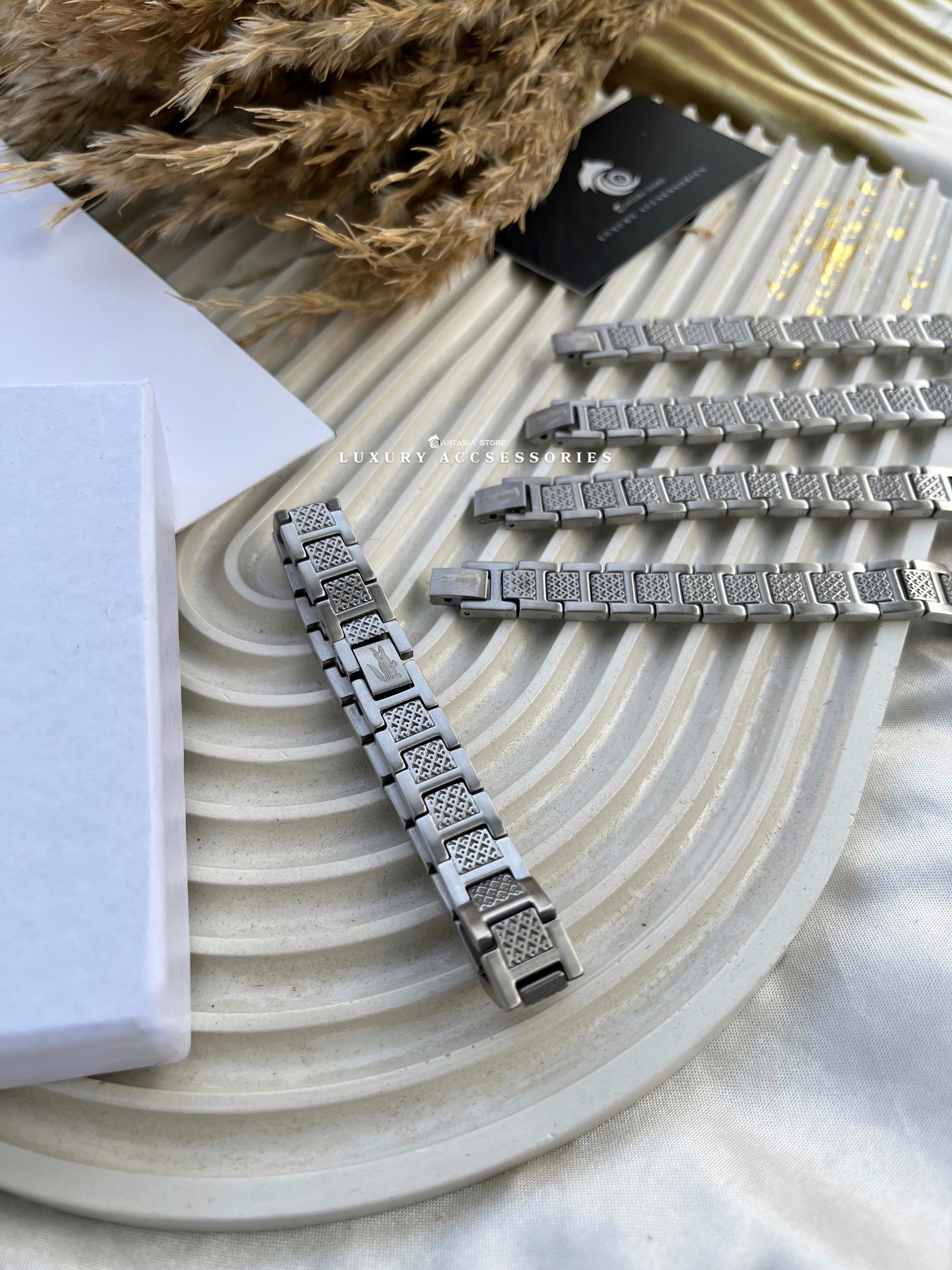 Original shape -Lacoste Silver