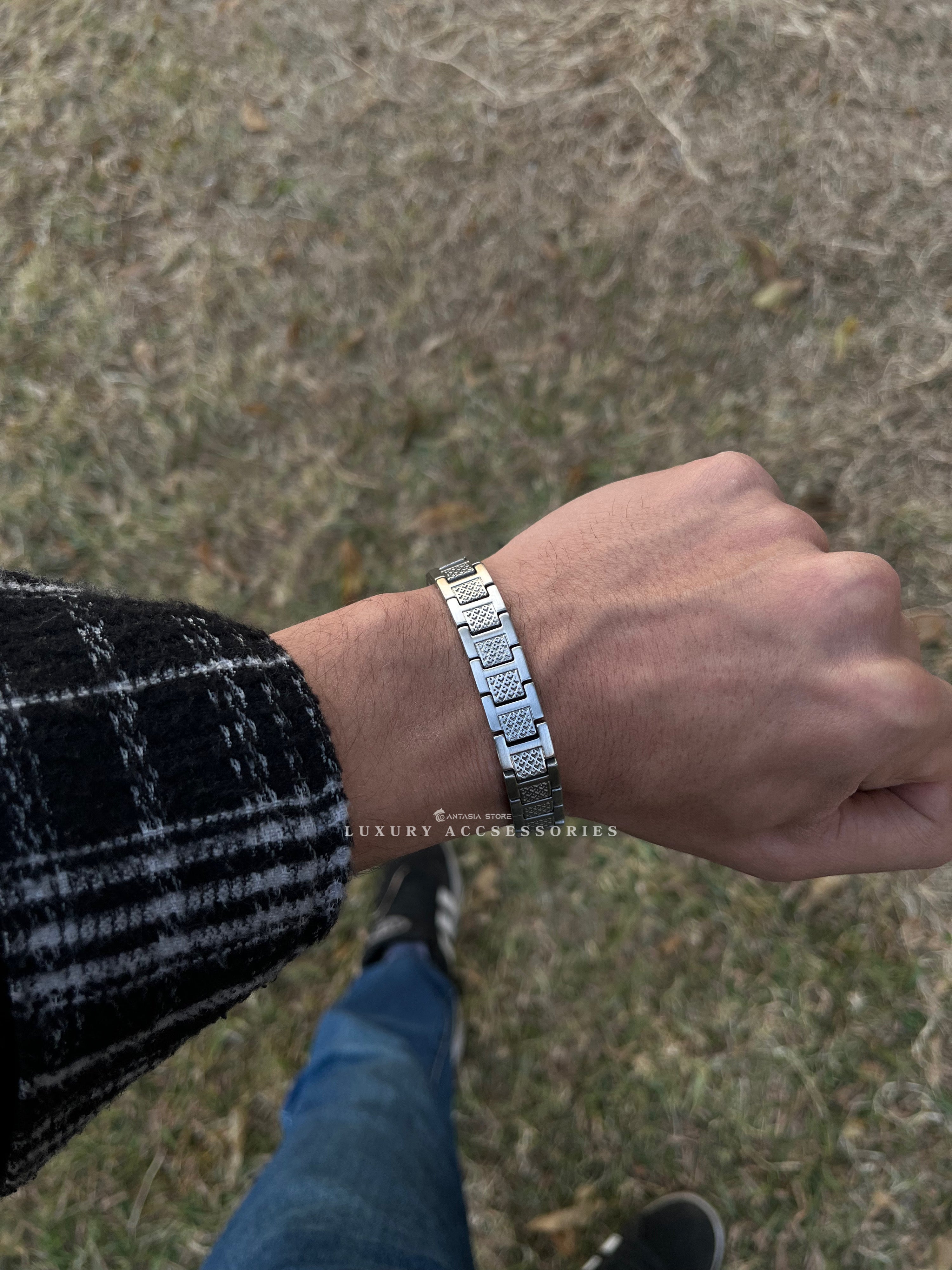 Original shape -Lacoste Silver