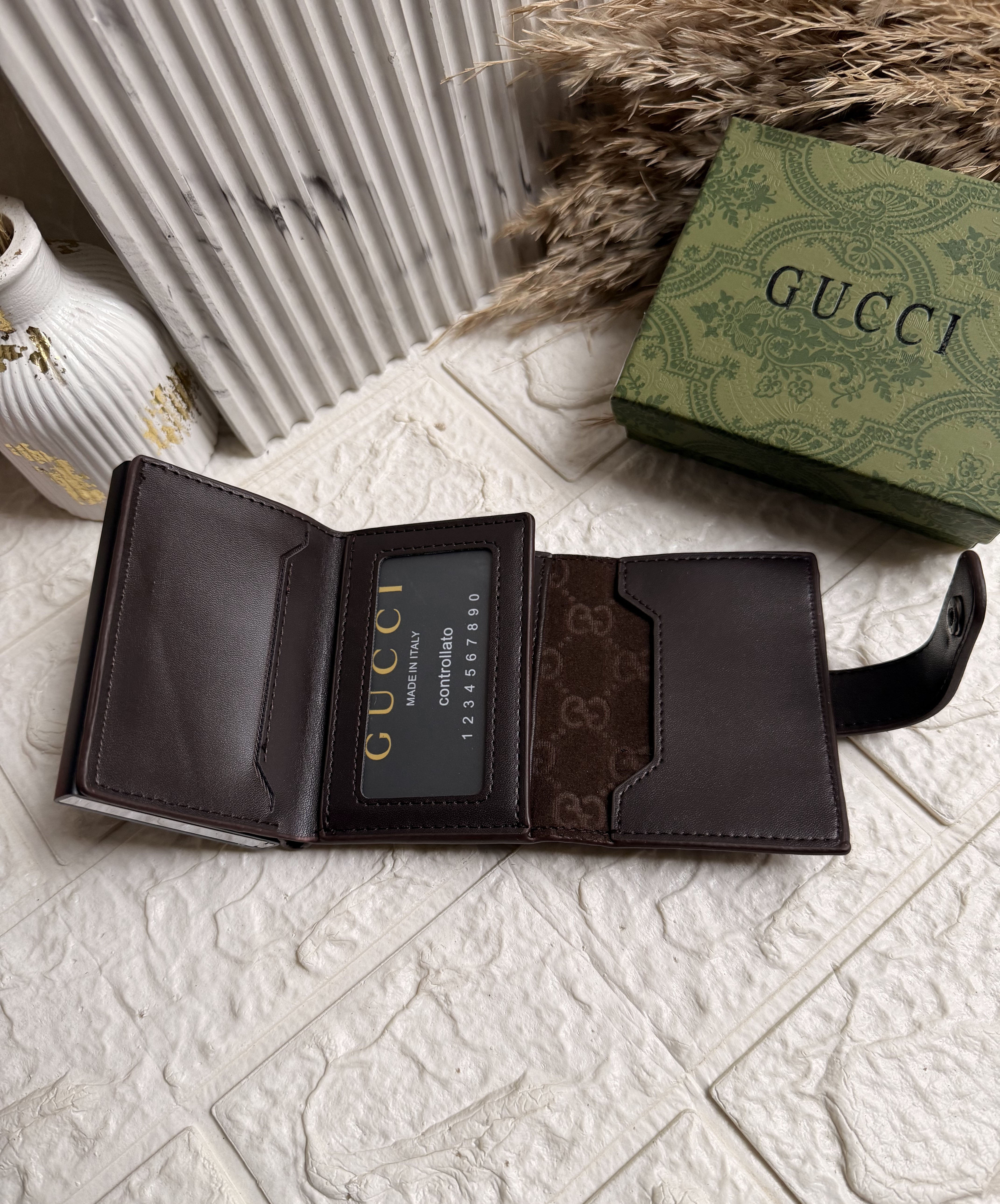Gucci Smart Flex Wallet
