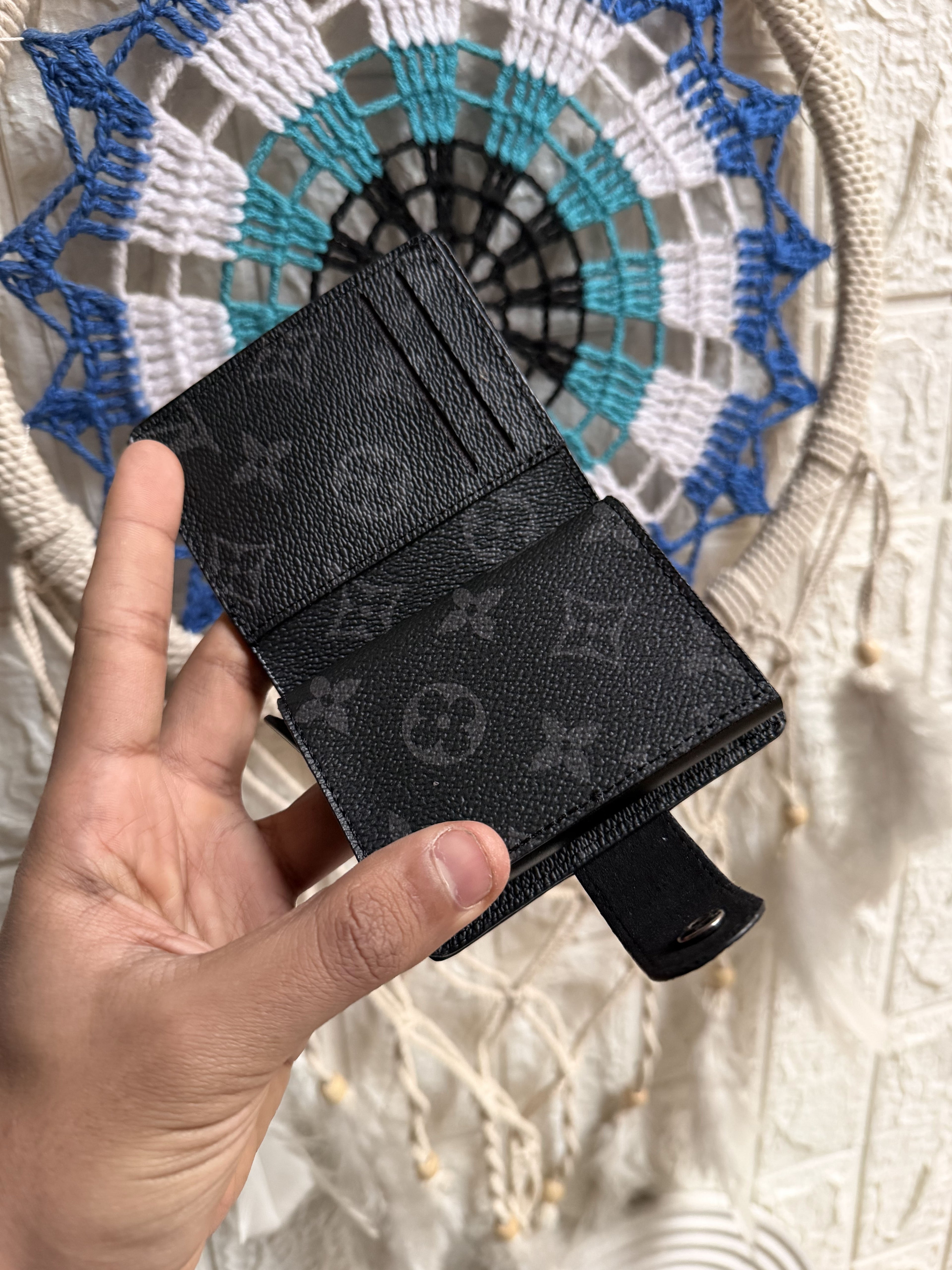 Black L-V Smart Flex Wallet 3