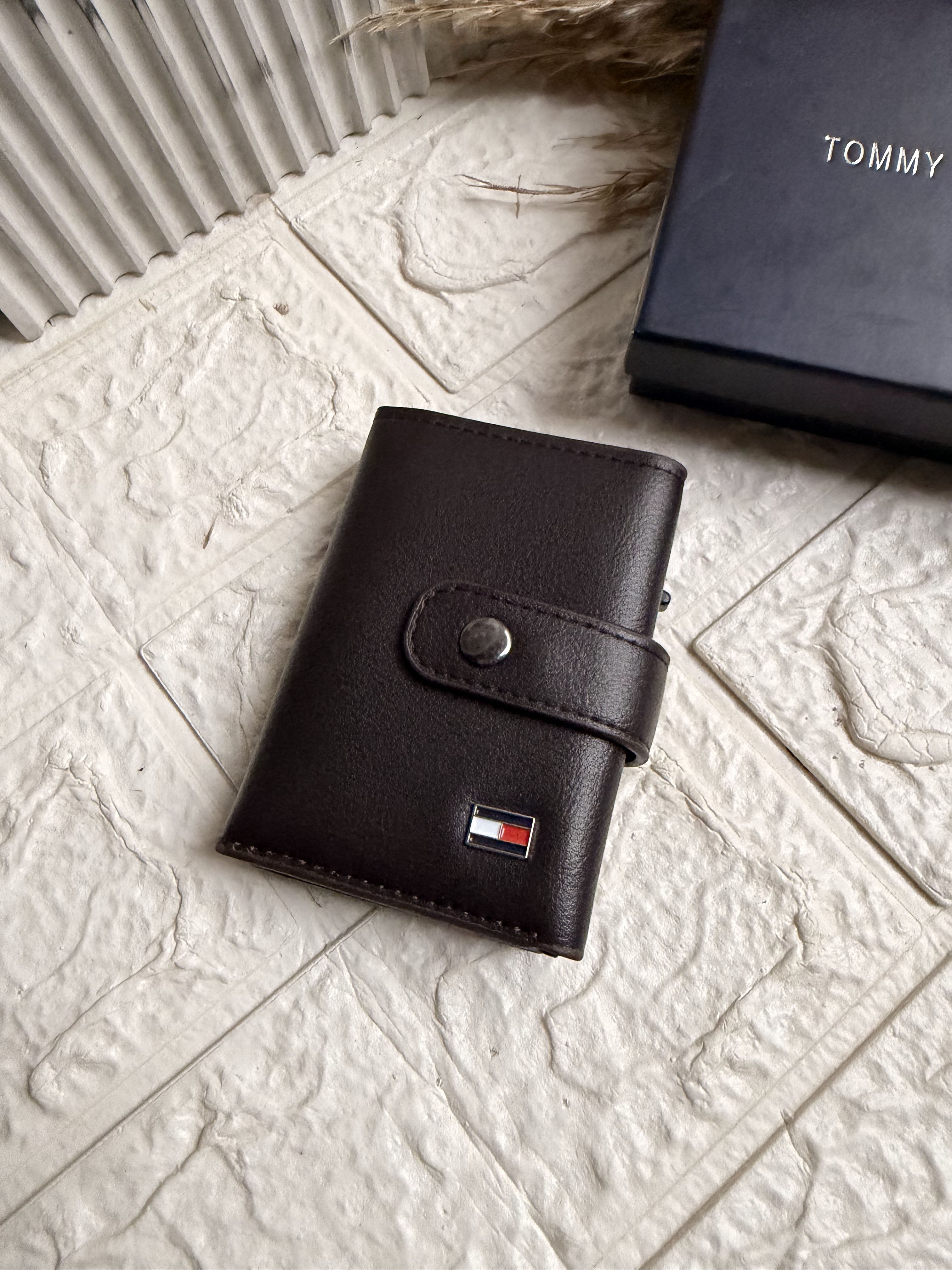 Tommy Smart Flex Wallet
