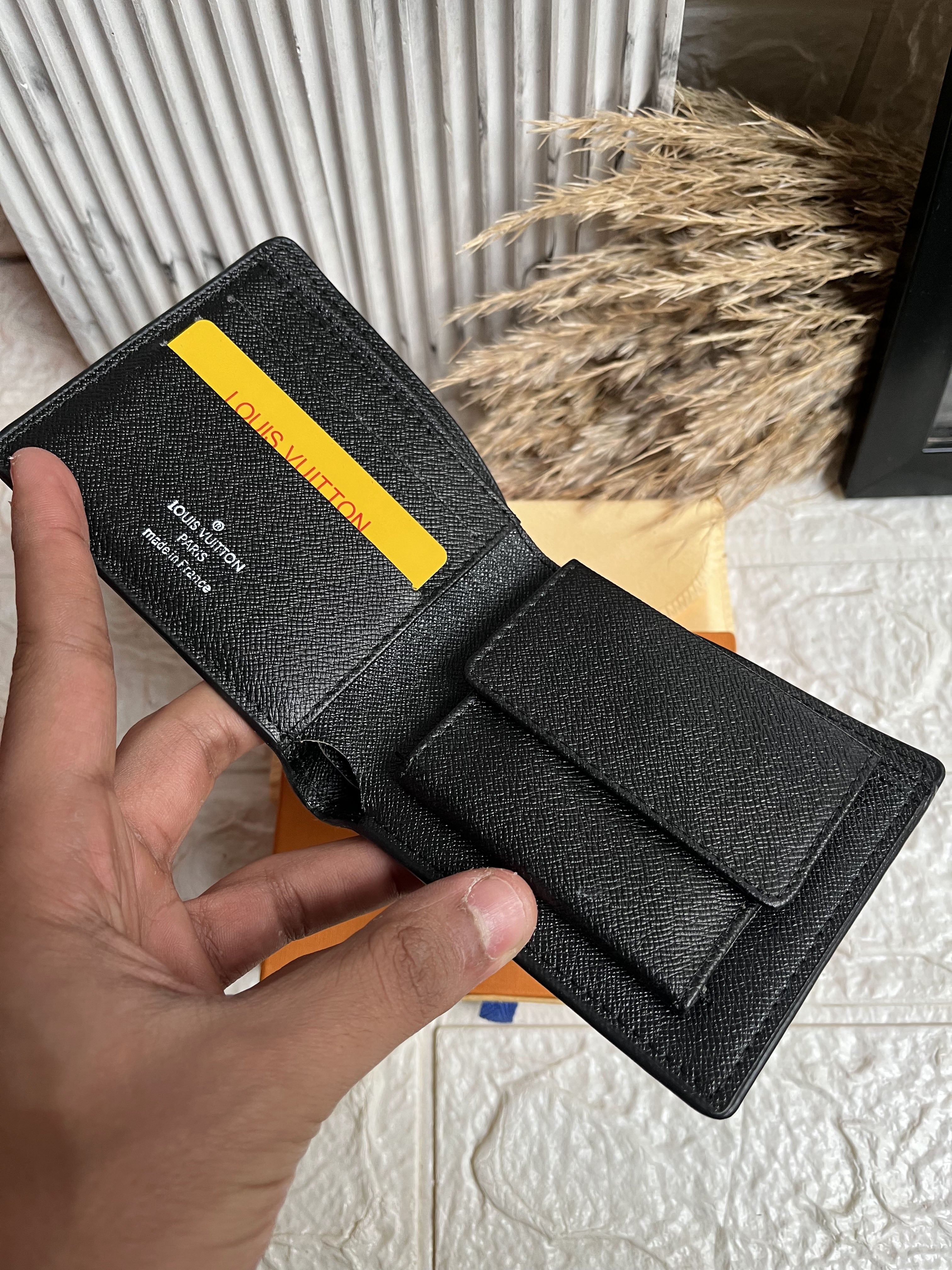 L-V Wallet 3 Color