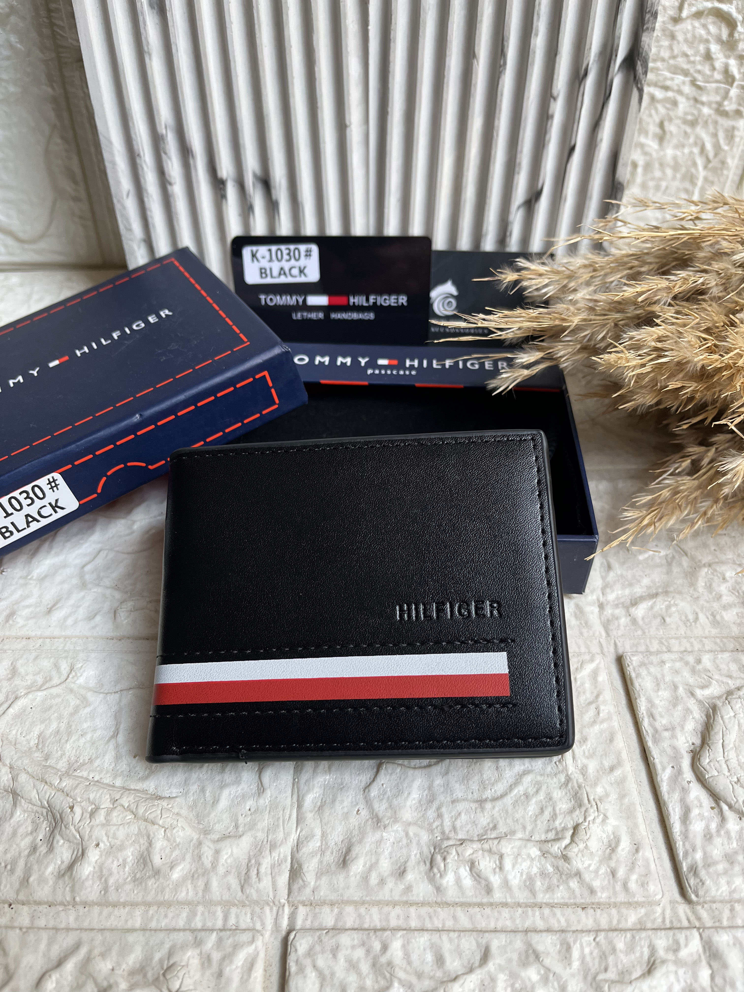 Tommy hilfiger wallet