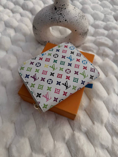 White L-V Woman Wallet "color"