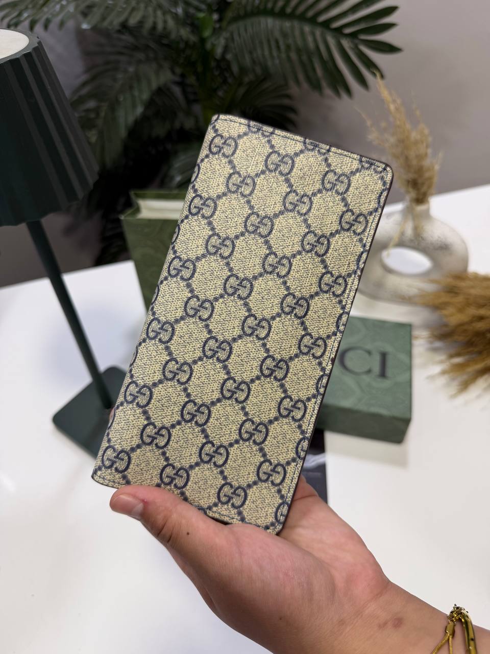 Passport Wallet Gucci Pattern