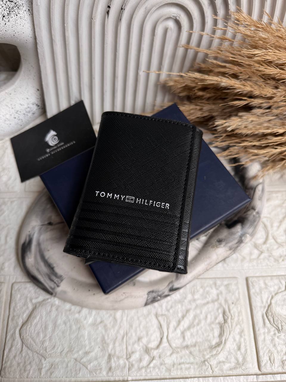 Tommy Hilfiger Men's Slim Wallet & Card Holder