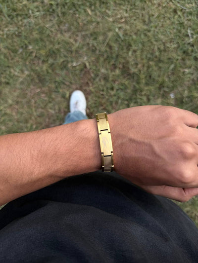 Original Shape _ Gold Lacoste