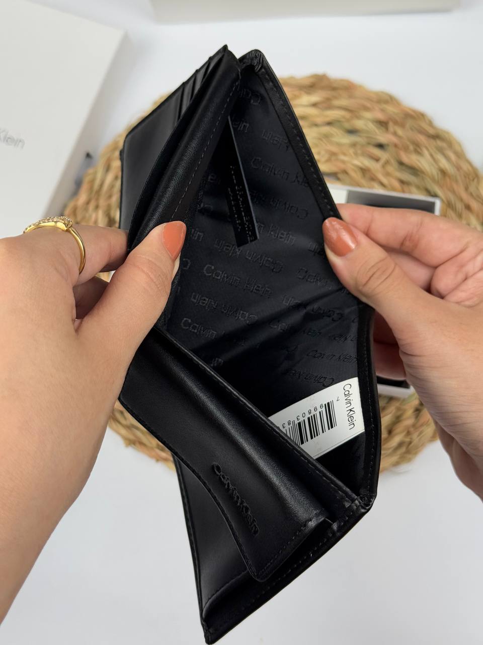 Calvin Klein wallet + Keychain