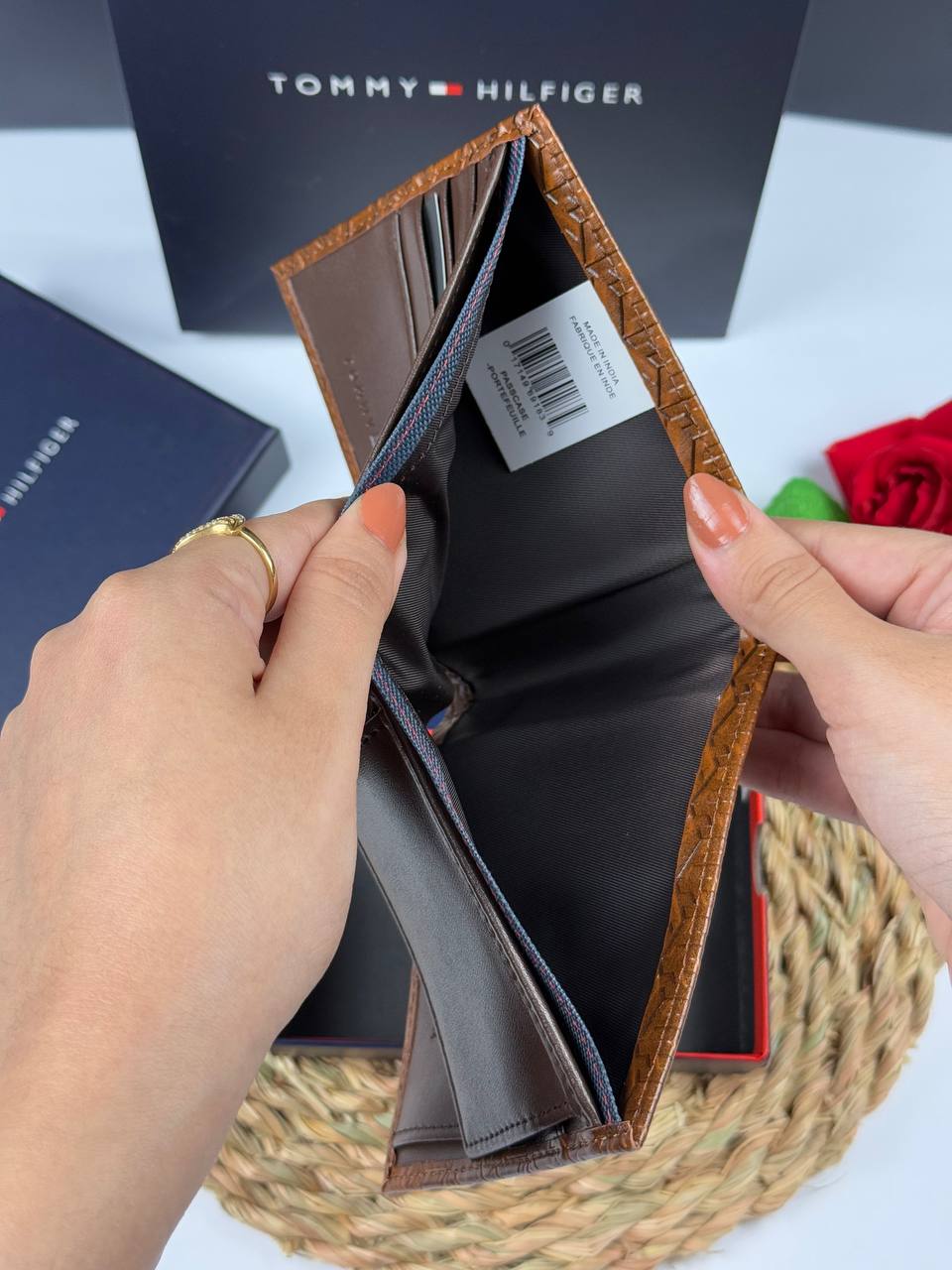 Tommy Hilfiger wallet 