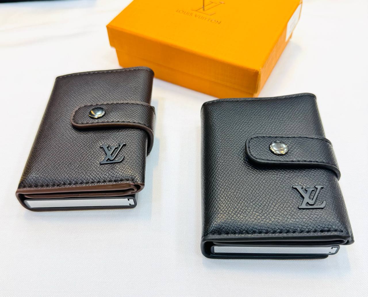 L-V  Smart Flex Wallet