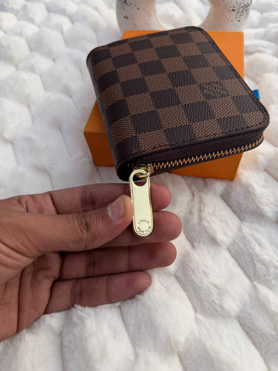 Brown L-V Damier Woman Wallet