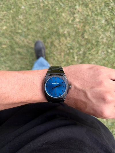 Black-Blue  Ab Carpon Watch