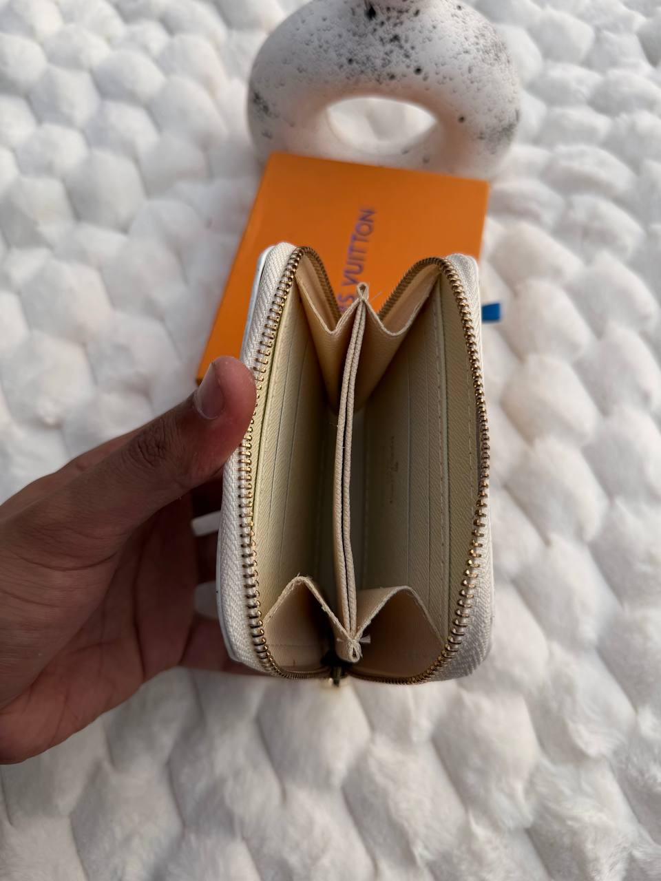 White L-V Damier Woman Wallet