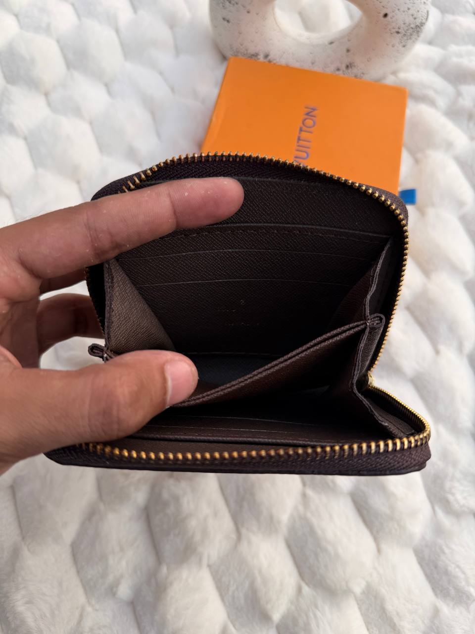 Brown L-V Damier Woman Wallet