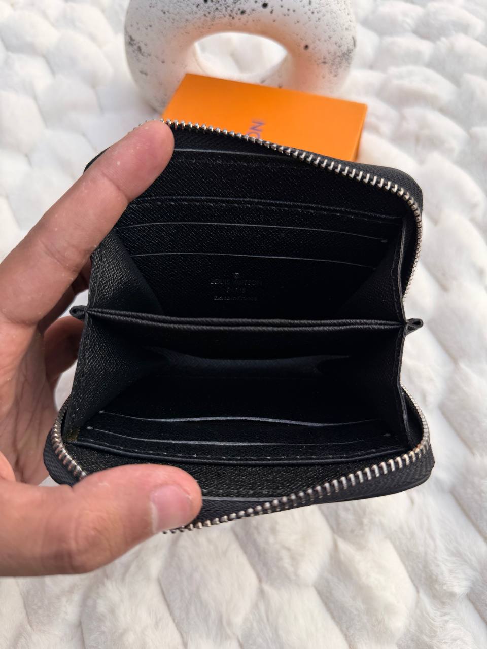 Black L-V Damier Woman Wallet