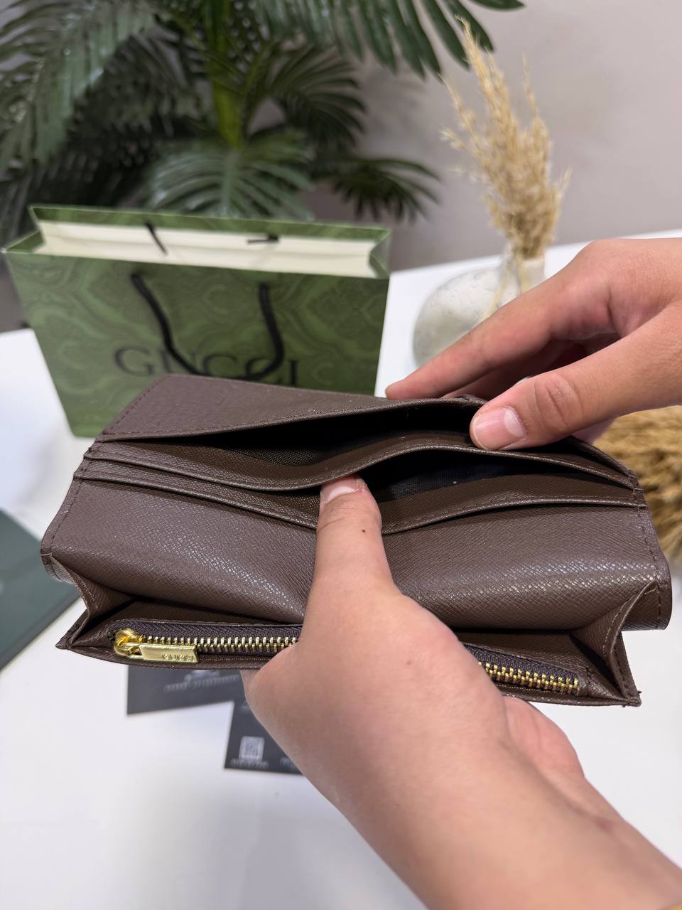 Passport Wallet Gucci Pattern