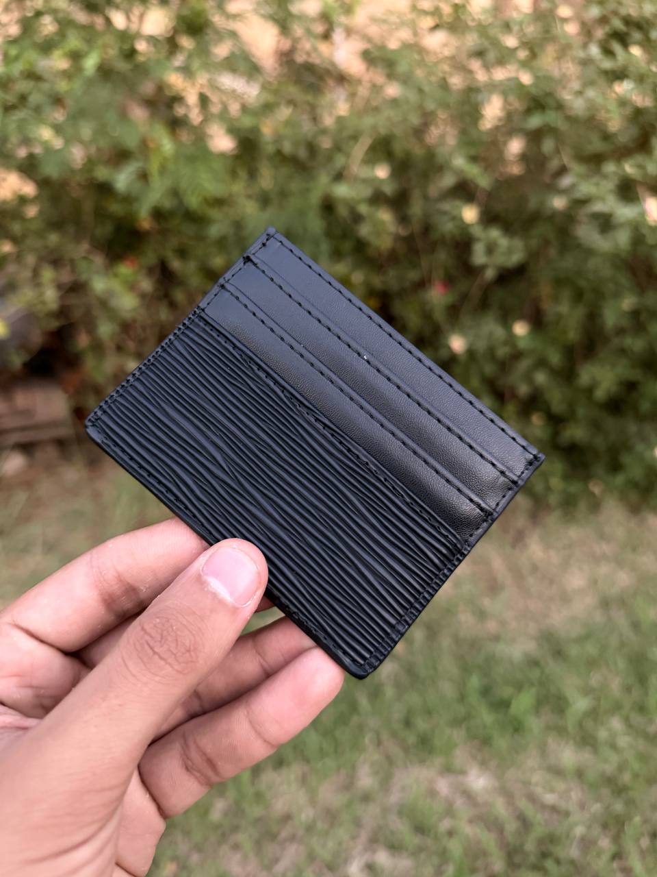 L-v Cardholder design 1