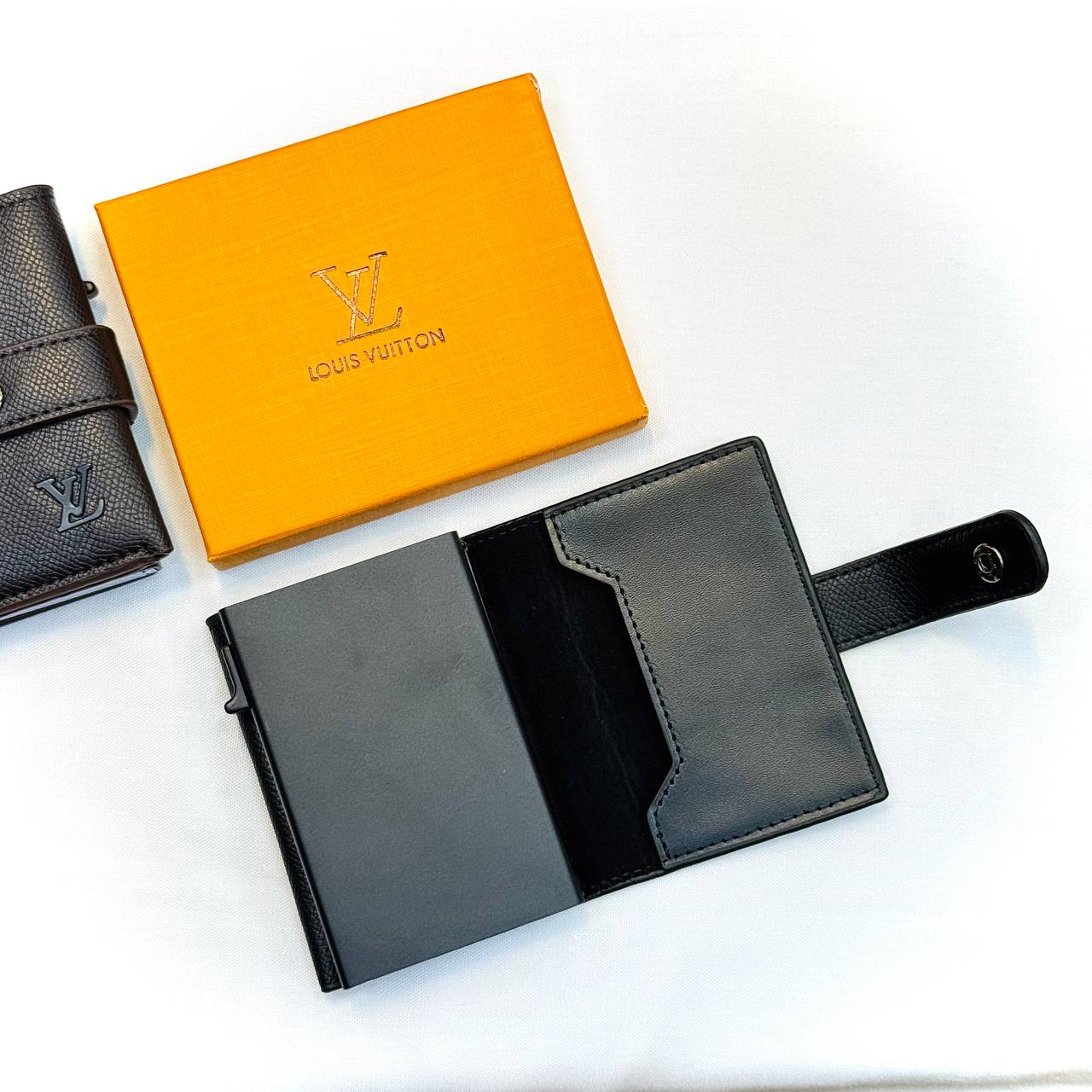 L-V  Smart Flex Wallet