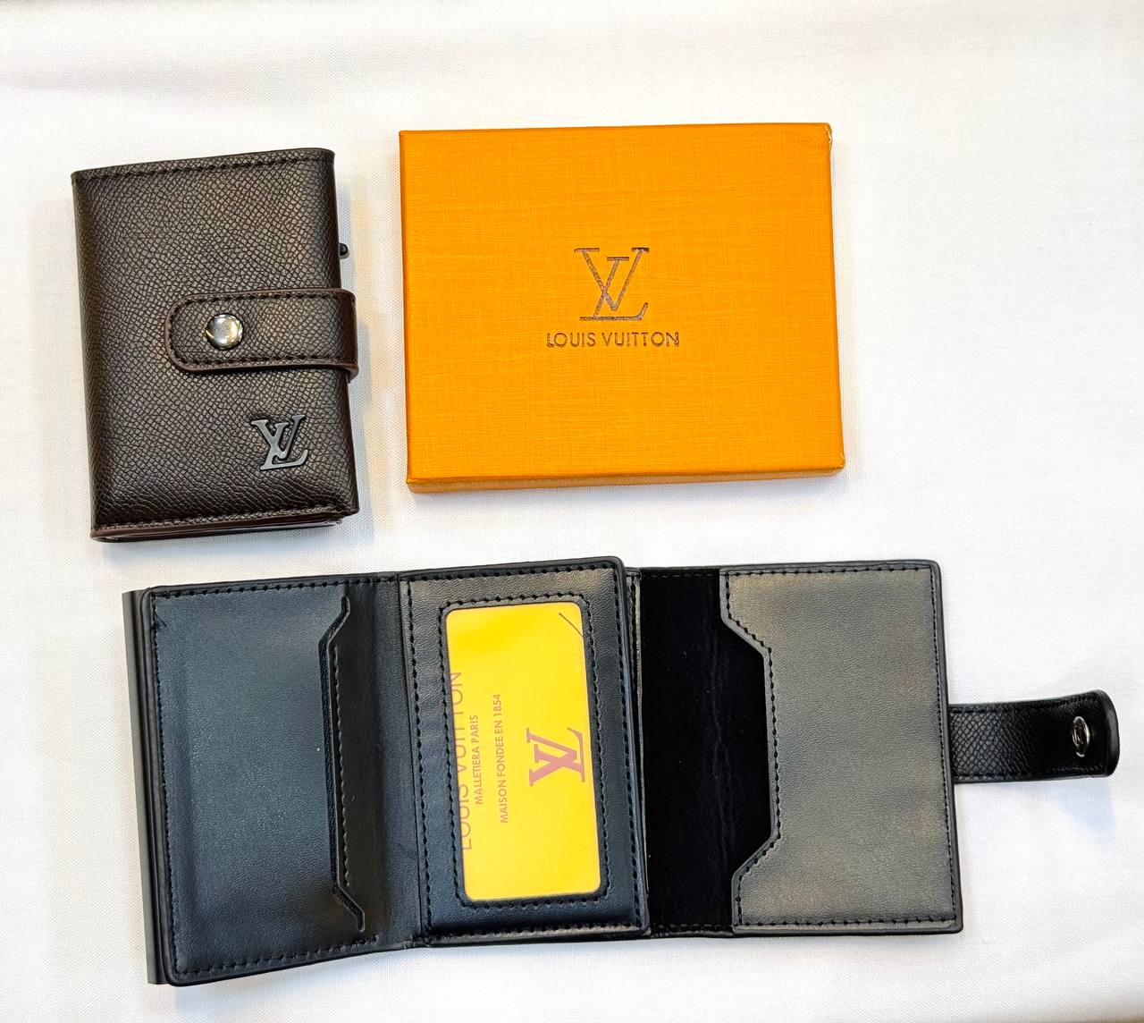 L-V  Smart Flex Wallet