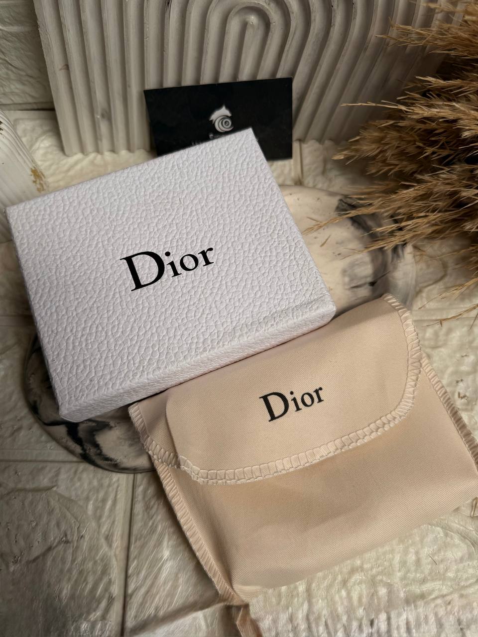 Minimal Dior wallet