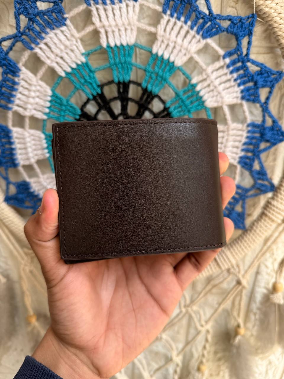 Minimal Tommy Hilfiger wallet