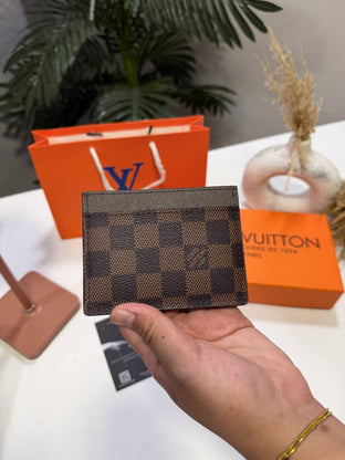 L-V CardHolder 