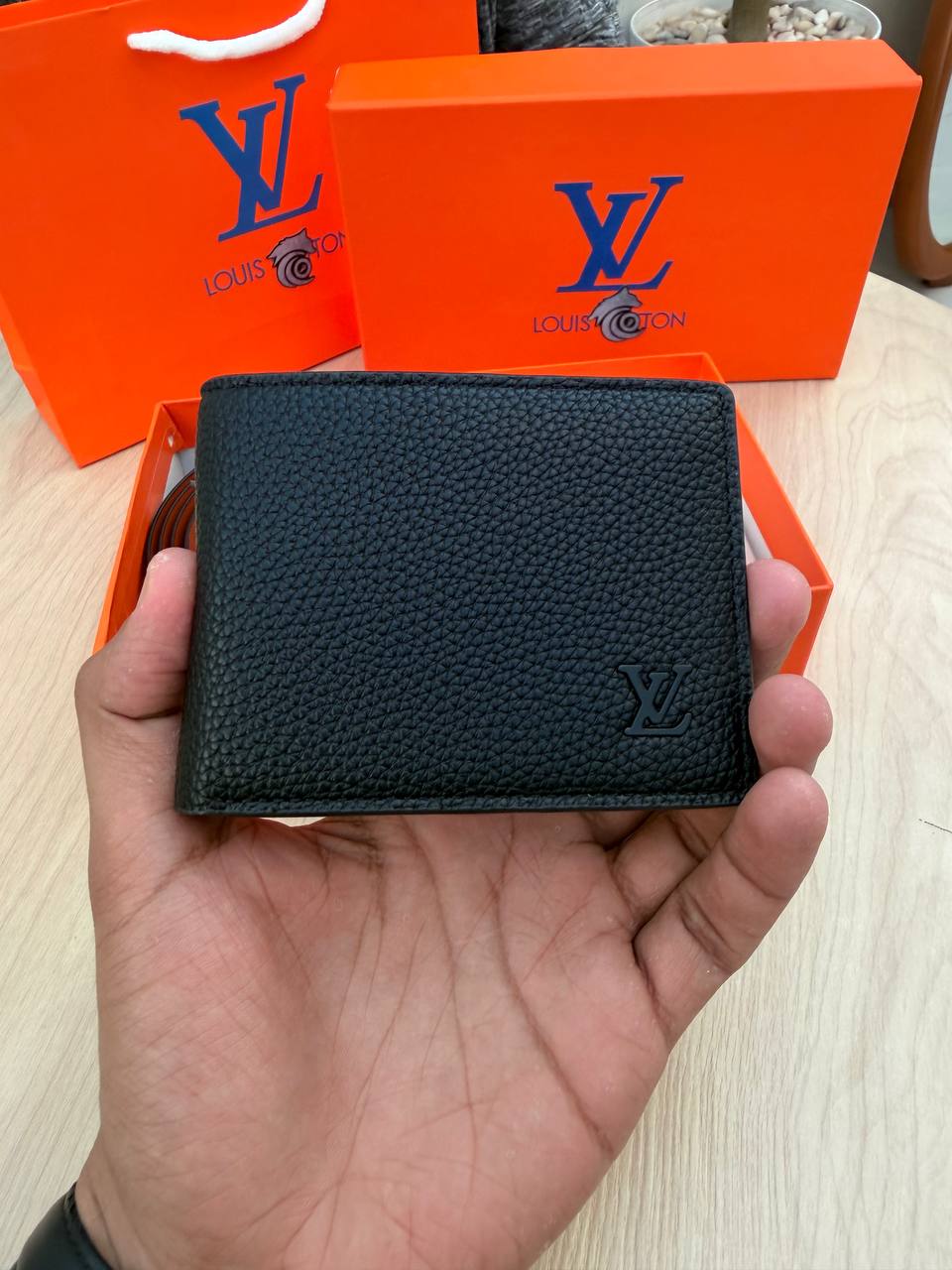 Louis Vuitton Box “ wallet +belt”