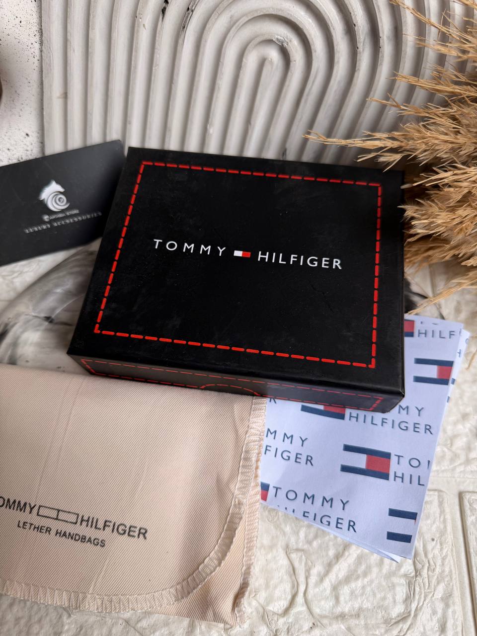 Tommy wallet v "13"